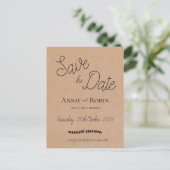 Kraft Paper Custom Script Wedding Save the Date Postkarte (Stehend Vorderseite)