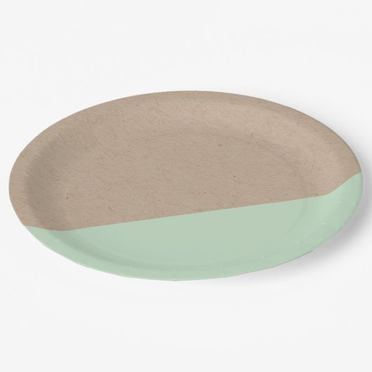 Kraftpapier- u. Minzeneingetauchter Pappteller (Schrägansicht)