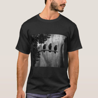 Krähen auf einem Zweig T-Shirt