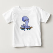Kraken als Skater mit Skateboard Baby T-shirt (Vorderseite)