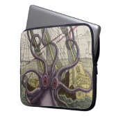 Kraken/Krake Eatting ein Piraten-Schiff, Farbe Laptopschutzhülle (Vorderseite Links)