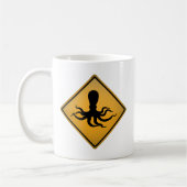 Kraken-Warnzeichen Kaffeetasse (Links)