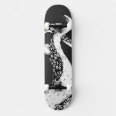 Krakenarme auf schwarzem Skateboard (Vorderseite)