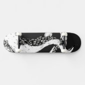 Krakenarme auf schwarzem Skateboard (Horizontal)