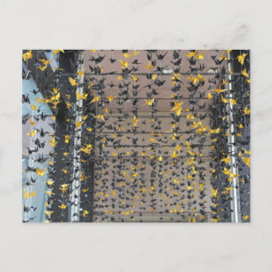 Krane aus goldenem und schwarzem Papier # 2 Postkarte