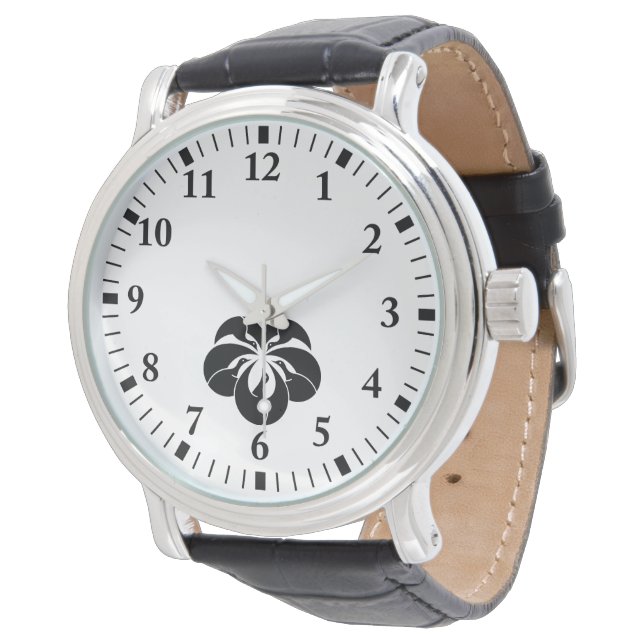 Krane im Korinstil in Form von Efeu Armbanduhr (Schrägansicht)
