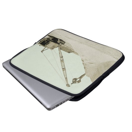 KRANENBETREIBER FRÜH NORDWESTMODELL 104 CLAMSHELL LAPTOPSCHUTZHÜLLE (Vorne Knopf)