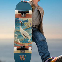 Kranich mit Bergen und Herbstbäumen Japanisch Skateboard