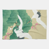 Kranich mit Kiefernbaum und Pflaumenblütenblättern Geschirrtuch (Horizontal)