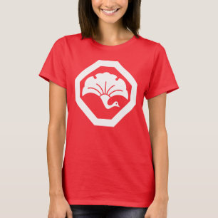 Kranichförmiges Ginkgoblatt auf einem Tablett T-Shirt