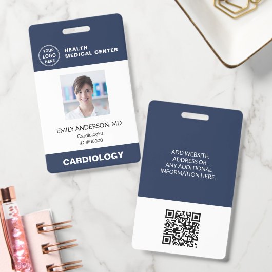 Krankenhausklinik-Arzt-Mitarbeiter-QR-Code-ID-Ausw Ausweis (Büro)