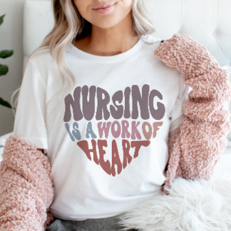 Krankenpflege ist ein Werk von Herz Retro Groovy T-Shirt