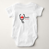 Krankenpfleger Rot und Stethoskop tragen Namen Baby Strampler (Rückseite)
