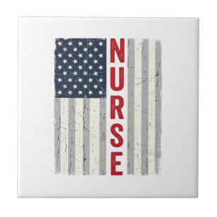 Krankenschwester Amerikanische Flagge Vintage Grav Fliese