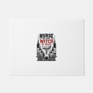 Krankenschwester bei Tag, Hexe bei Nacht Halloween Fußmatte