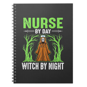 Krankenschwester bei Tag, Hexe bei Nacht Halloween Notizblock