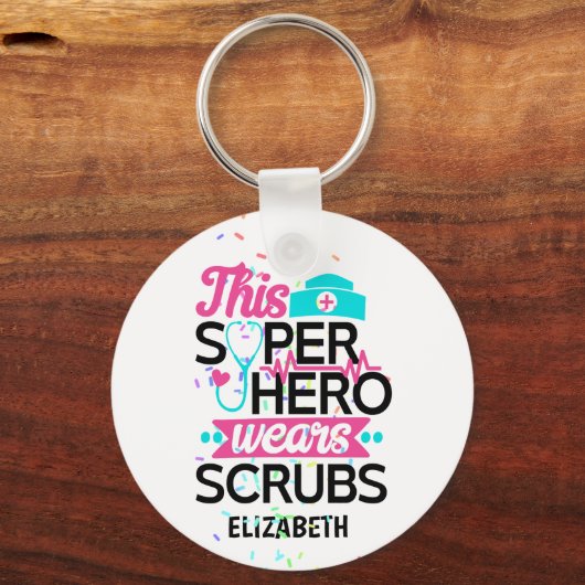 Krankenschwester - Dieser Superheld trägt Scrubs - Schlüsselanhänger (Vorderseite)