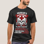 Krankenschwester-Freund ja Shes Arbeitst-shirt T-Shirt (Vorderseite)