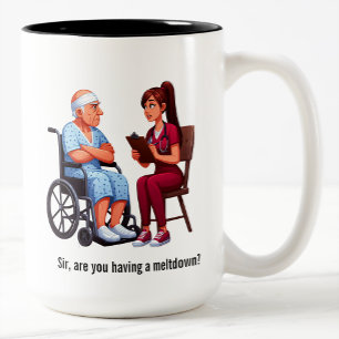 Krankenschwester hat es mit einem selbstgerechten zweifarbige tasse