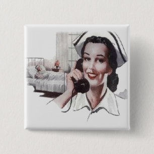 Krankenschwester im alten Krankenhaus auf dem Tele Button