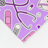 Krankenschwester-Liebe-Druck-lila Hintergrund Fleecedecke (Ecke)