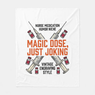 Krankenschwester-Medikament-Humor-Witchy-Dosis-Vin Fleecedecke