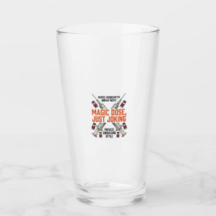 Krankenschwester-Medikament-Humor-Witchy-Dosis-Vin Glas