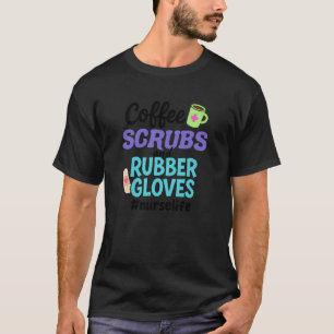 Krankenschwester mit Kaffeepilierungen und Gummiha T-Shirt