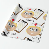 Krankenschwester mit medizinischer Zwischenablage  Geschenkpapier (Ungerollt)