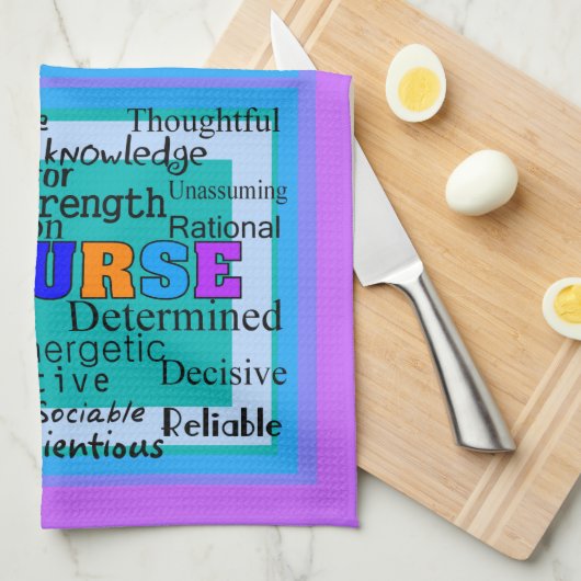 Krankenschwester-Positiv fasst Geschirrtuch ab (Viertel Falte)