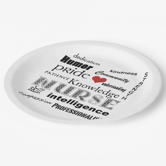 Krankenschwester Stolz-Attribute+Rotes Herz Pappteller (Schrägansicht)