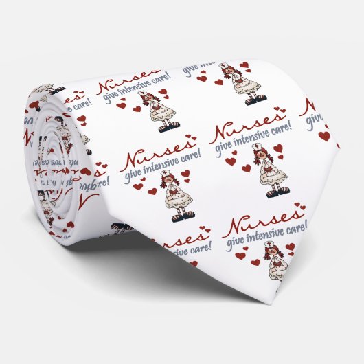 Krankenschwestern geben Intensivpflege-T-Shirts un Krawatte (Gerollt)