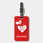 Krankenschwestern haben Herz-Rot-Herzen Gepäckanhänger (Vorderseite vertikal)