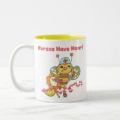Krankenschwestern haben Herz-Tasse Zweifarbige Tasse (Links)