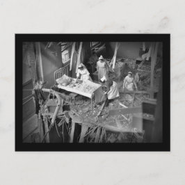 Krankenschwestern im bombardierten Gebäude des Zwe Postkarte