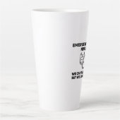 Krankenschwestern in Notunterkünften ernähren sich Milchtasse (Vorderseite)