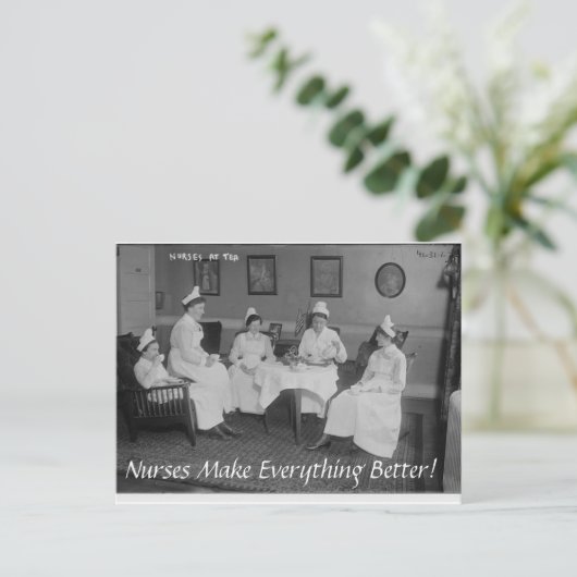 Krankenschwestern machen alles besser Postkarte (Stehend Vorderseite)