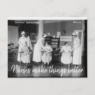 Krankenschwestern machen Dinge besser Postkarte