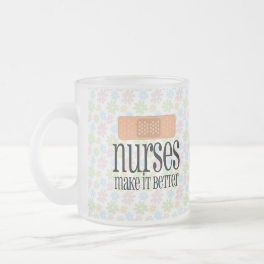 Krankenschwestern machen es besserer, niedlicher mattglastasse (Links)