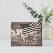 Krankenschwestern mit Blick auf eine Insel 1945 Postkarte (Stehend Vorderseite)