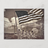 Krankenschwestern mit Blick auf eine Insel 1945 Postkarte (Vorderseite)