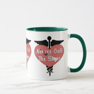 Krankenschwestern nennen die Schüsse Tasse