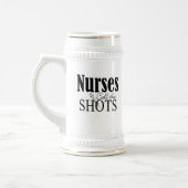 Krankenschwestern nennen die Shots Bierglas (Links)