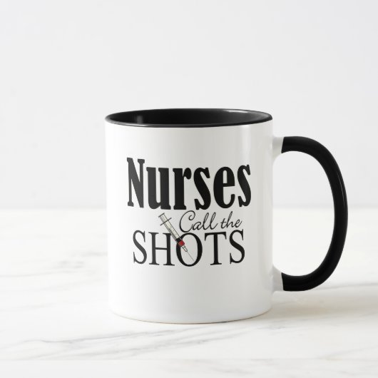 Krankenschwestern nennen die Shots Tasse (Rechts)