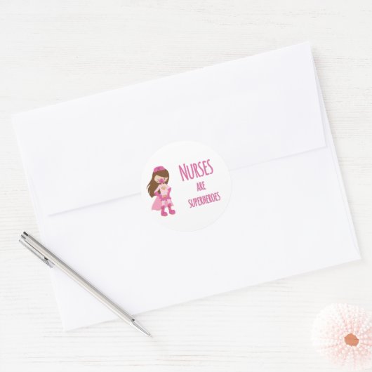 Krankenschwestern sind Superhelden Runder Aufkleber (Umschlag)