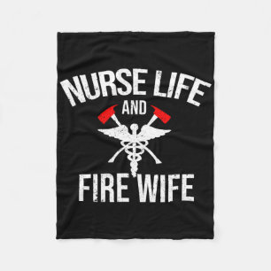 Krankenversicherung und Ehefrau des Feuerwehrmanns Fleecedecke