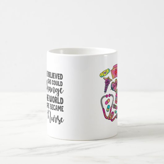 Krankenversicherung verändert die Welt Kaffeetasse (Mittel)