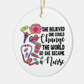 Krankenversicherung verändert die Welt Keramik Ornament (Links)