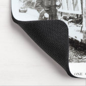 Krankenwagen-Auto auf einer der Kleinbahnen Mousepad (Ecke)