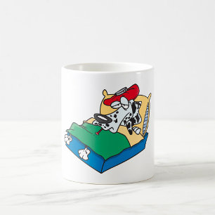 Kranker Hund im Bett Kaffeetasse